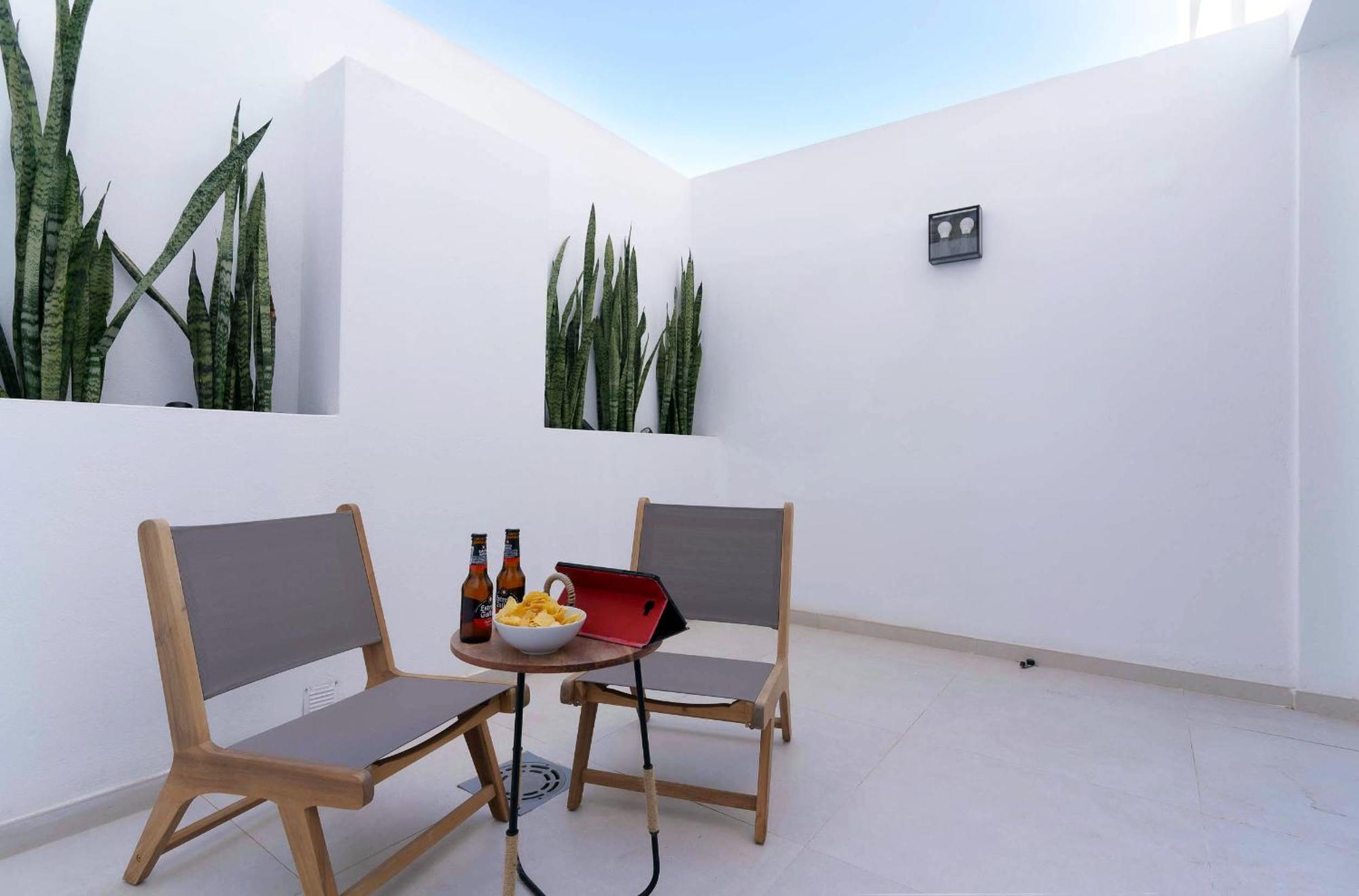Blue Marina Suites - Boutique Apartments Arrecife Kültér fotó