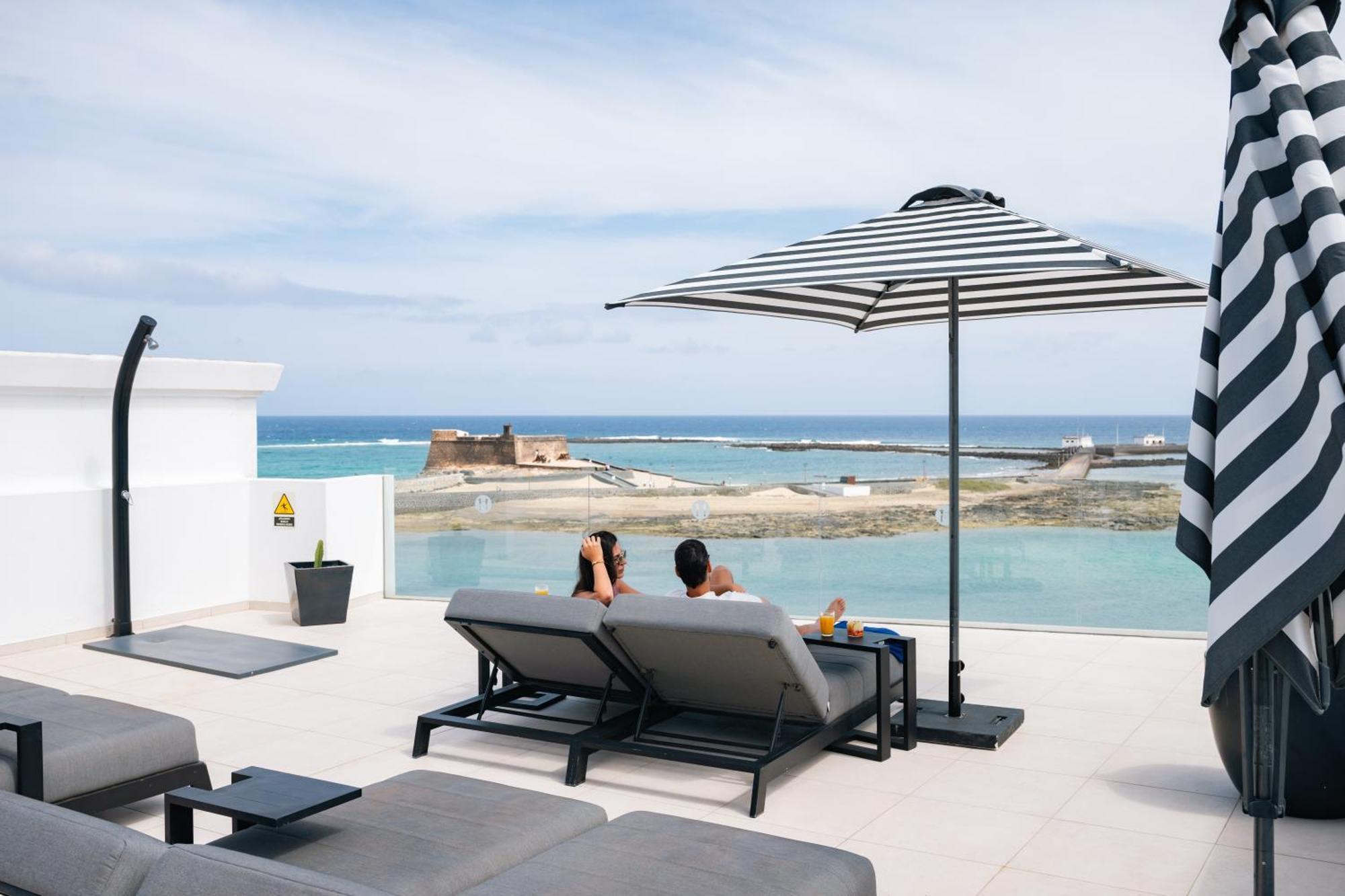 Blue Marina Suites - Boutique Apartments Arrecife Kültér fotó